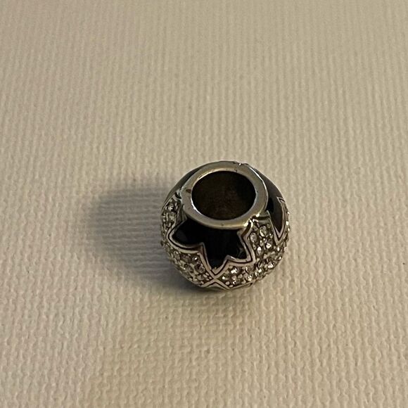 Brighton Dazzle Cross Bead Silver & Black NWT - Picture 4 of 6